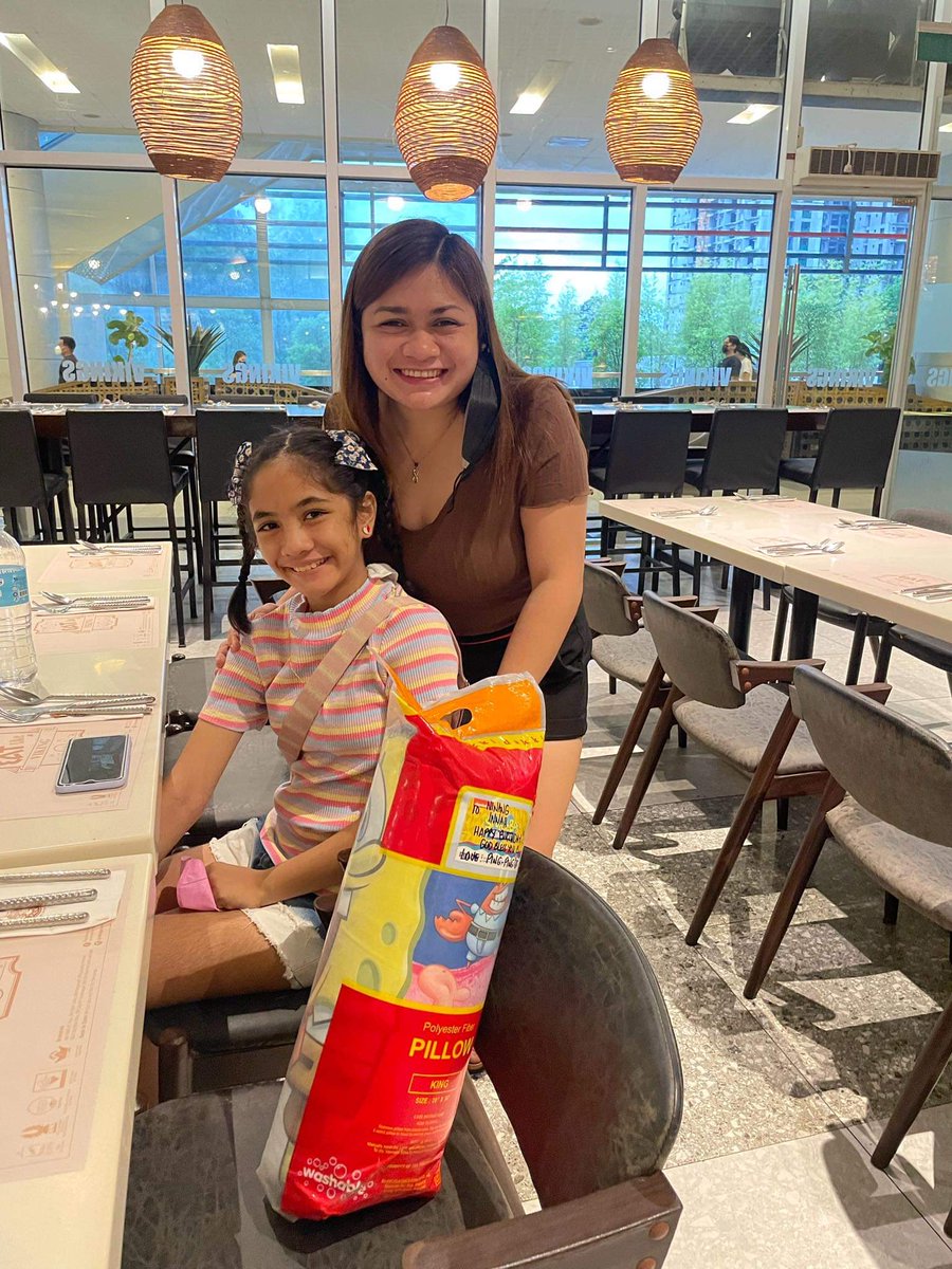 RennaMarie322's tweet photo. Happiest Birthday my dear cuzzie, Innah! 🎂🎉💐🥳 We Love You❤

📍Vikings, SM Lanang Davao https://t.co/m8qOwLt5yz