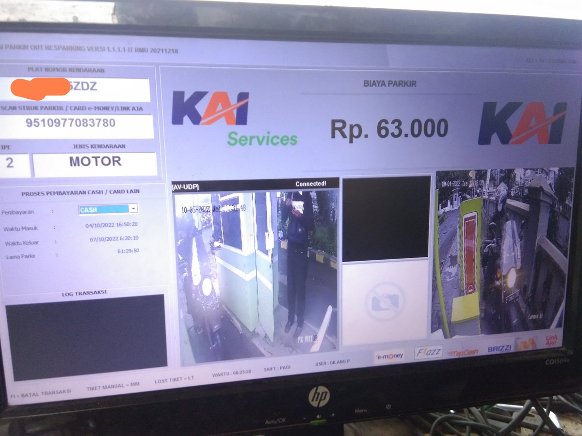 jujunjua's tweet photo. Mohon info dan konfirmasinya @PRFMnews parkir di stasiun Bandung, meni lumayan nya... Memng totalnya 61 jam, tapi asli eta teh diakumulasi kitu, motor nginep? Gak ada penghitungan khusus buat penumpang kereta api?... 😥 https://t.co/89zIu0dLJ5