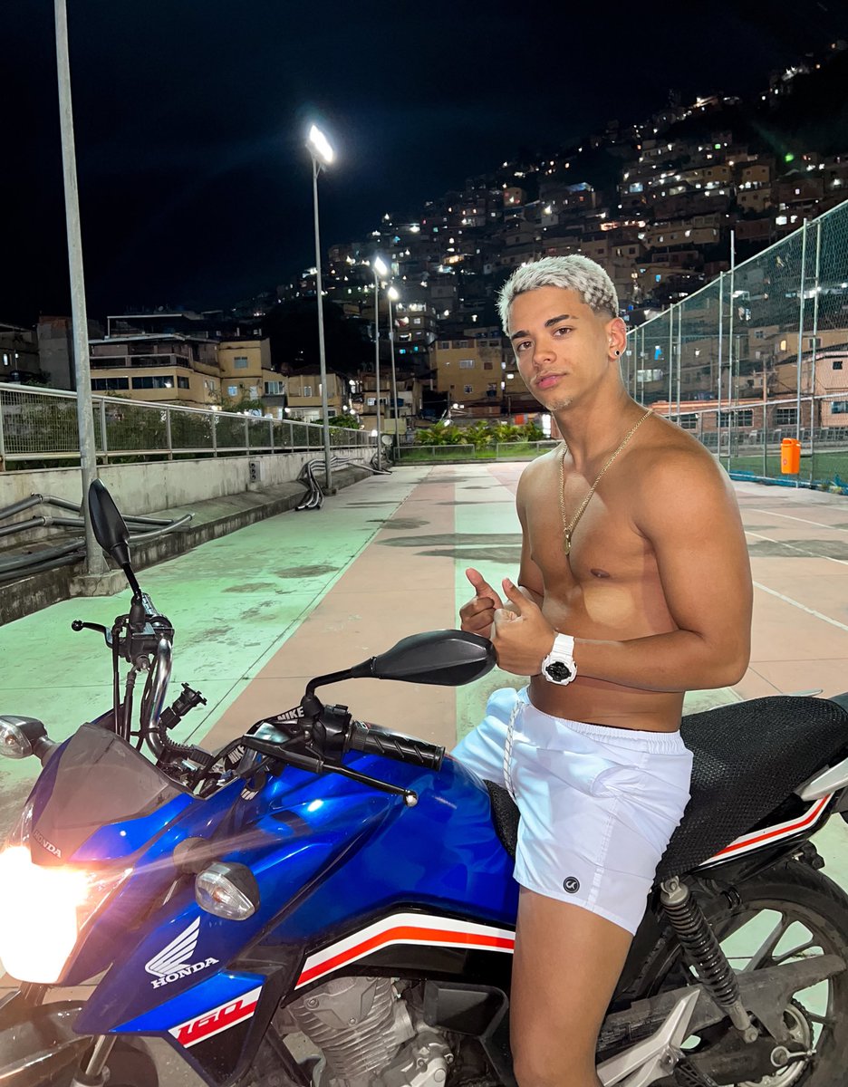 artthuroficial_'s tweet photo. De giro 💨👋🏽 https://t.co/4tasYapTmZ