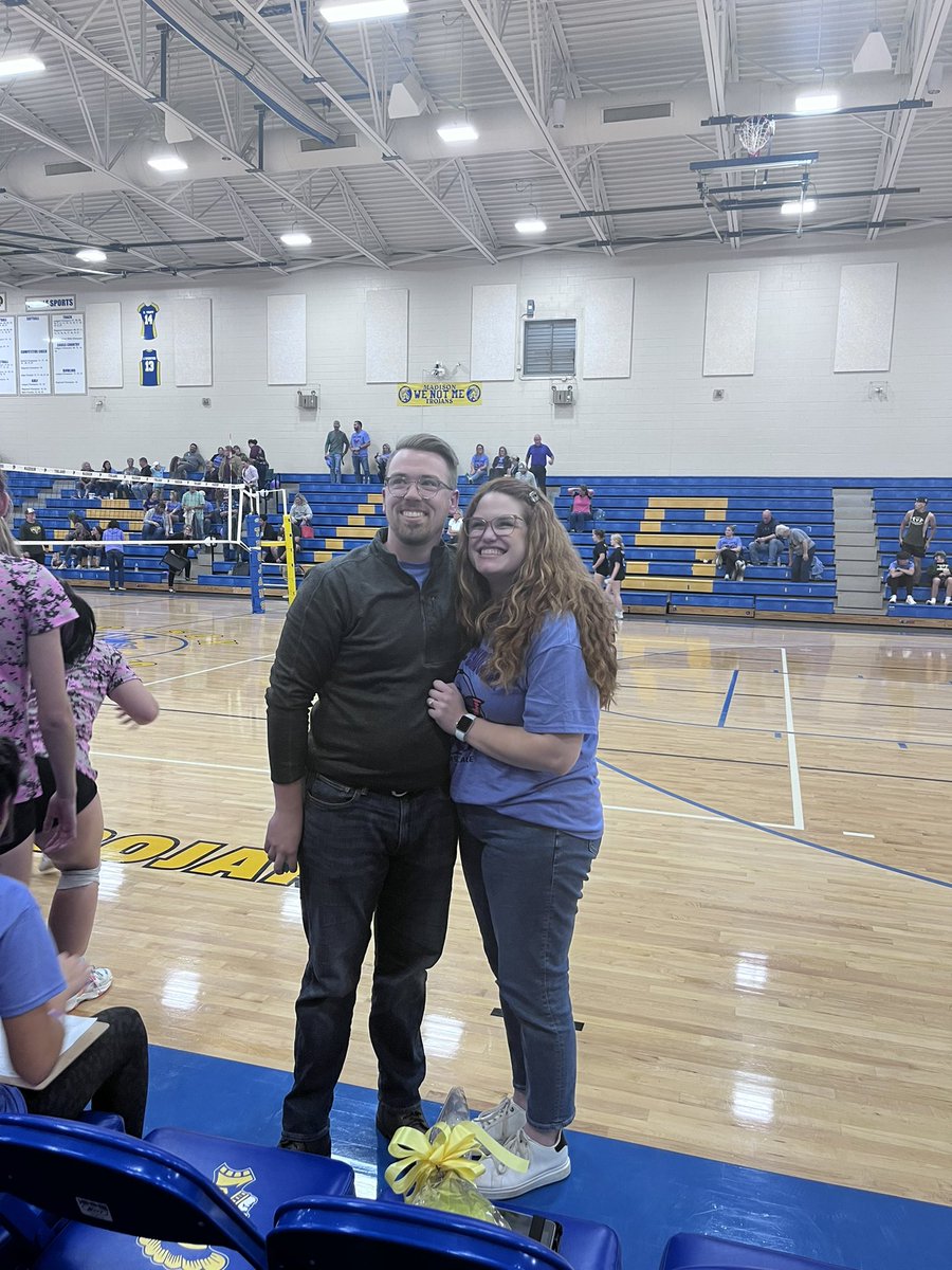 madhsprincipal's tweet photo. And she said, “Yes!!”. Congratulations,  Coach Sitter💙💍💛@Trojans_Madison @maddysitter https://t.co/n0LFo1Waml