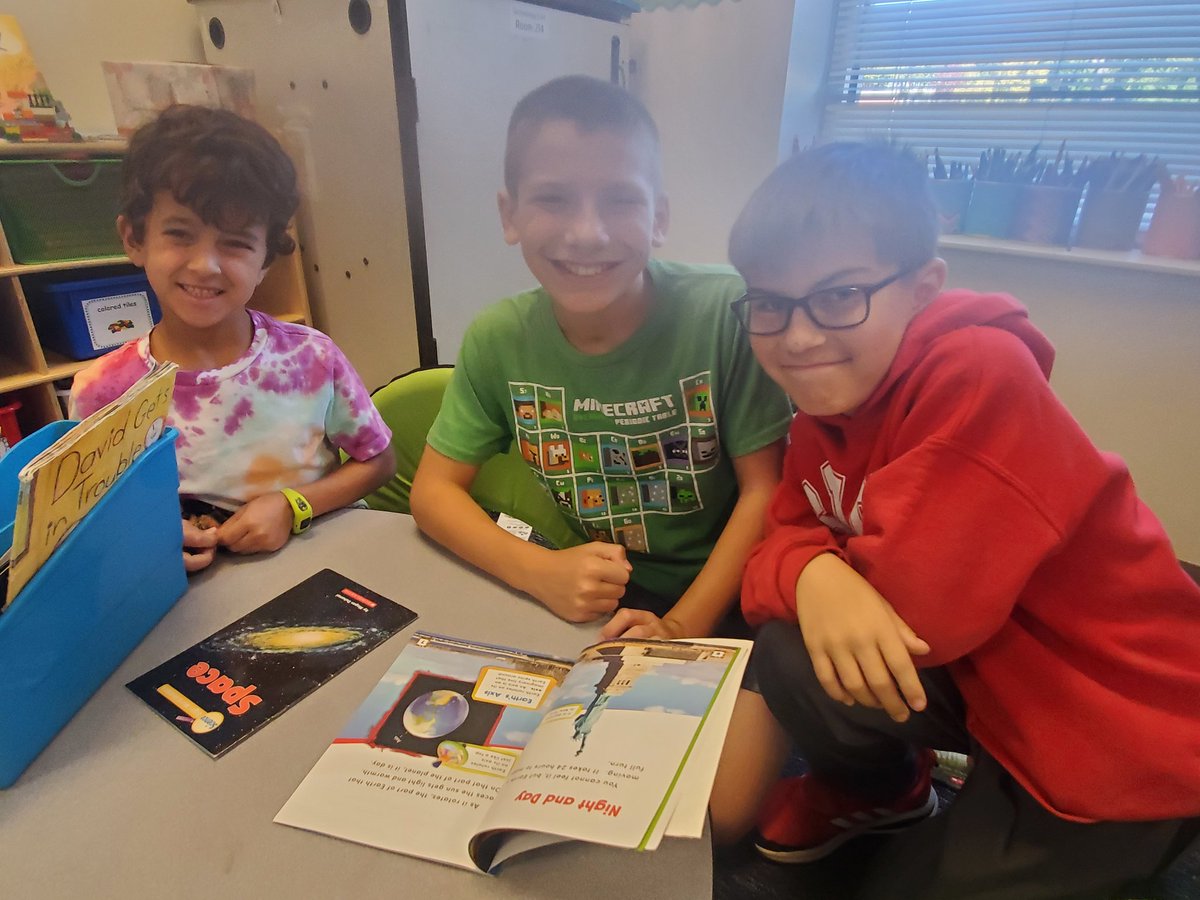 MrsSawkiewicz's tweet photo. Celebrating 25 SAILs today with stuffy 🧸 and pajama day! AND we had a bonus celebration as our 5th grade friends joined us for reading buddies for their celebration! 📚These sailors are #CrushingIt  @ScottsRidgeES https://t.co/9oj2BPxtjq