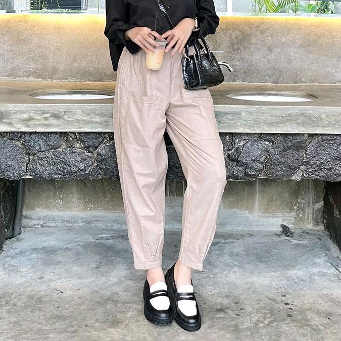 BeauteShopee's tweet photo. Gumi Pants  
Rp99.700. 
 https://t.co/6vQSjpgyK7

Pants | Ootd | fashion | celana jogger | wanita | LEE JENO | #CHEN | Mata Najwa https://t.co/5SzoFexZe4