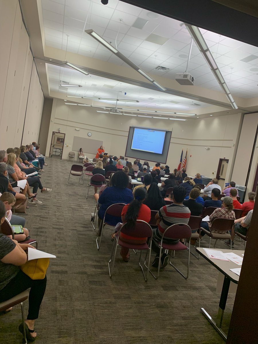 lynn_jameson's tweet photo. The Parent Transition Night is a full house! Thanks to our Transition Program Specialist, Transition Specialists, Parent Liaison, &amp; Sped Coordinator for putting this together and getting parents connected to community resources/services.  #servesupportrepeat #showyourstrengths https://t.co/80EO3BhN3g
