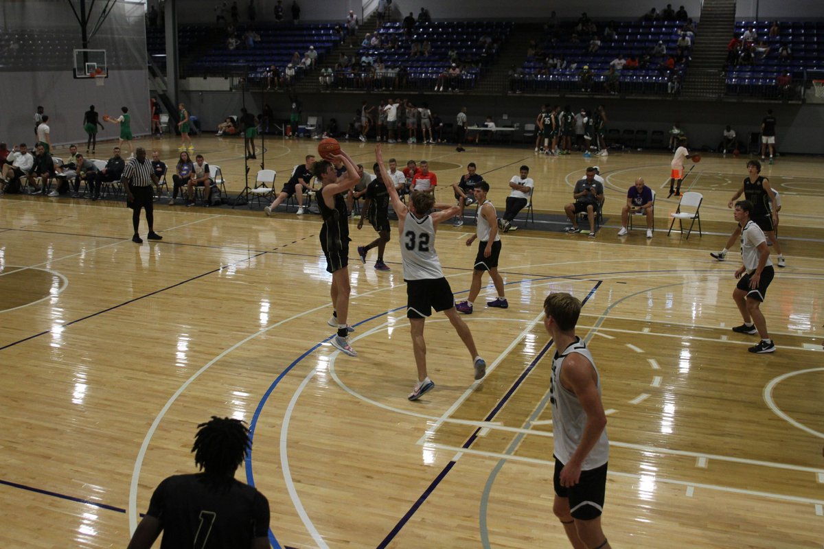 ArsenalHoops's tweet photo. Show up & show out! π #ArsenalHoops https://t.co/jiDZLUPiVa