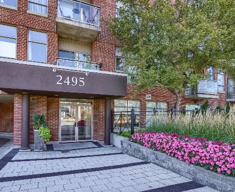 dmacleanagent's tweet photo. Stunning 1 Bdrm Condo in West #Toronto. $664,995. Completely renovated with gorgeous upgrades. Parking spot. Stunning City views. Exclusive Listing! Offers anytime! Message me for more info! https://t.co/Rcu9ALd7BV  #HighPark #JunctionToronto #TorontoCondoforSale #TorontoCondos https://t.co/d6XlYFeQCa