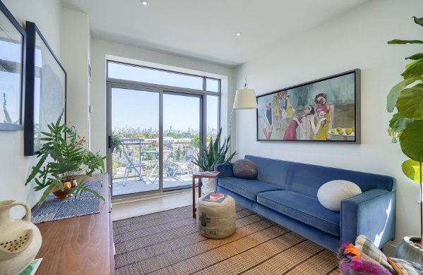 dmacleanagent's tweet photo. Stunning 1 Bdrm Condo in West #Toronto. $664,995. Completely renovated with gorgeous upgrades. Parking spot. Stunning City views. Exclusive Listing! Offers anytime! Message me for more info! https://t.co/Rcu9ALd7BV  #HighPark #JunctionToronto #TorontoCondoforSale #TorontoCondos https://t.co/d6XlYFeQCa