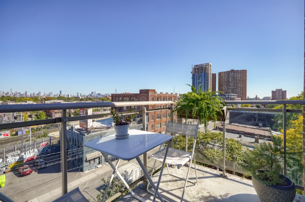 dmacleanagent's tweet photo. Stunning 1 Bdrm Condo in West #Toronto. $664,995. Completely renovated with gorgeous upgrades. Parking spot. Stunning City views. Exclusive Listing! Offers anytime! Message me for more info! https://t.co/Rcu9ALd7BV  #HighPark #JunctionToronto #TorontoCondoforSale #TorontoCondos https://t.co/d6XlYFeQCa