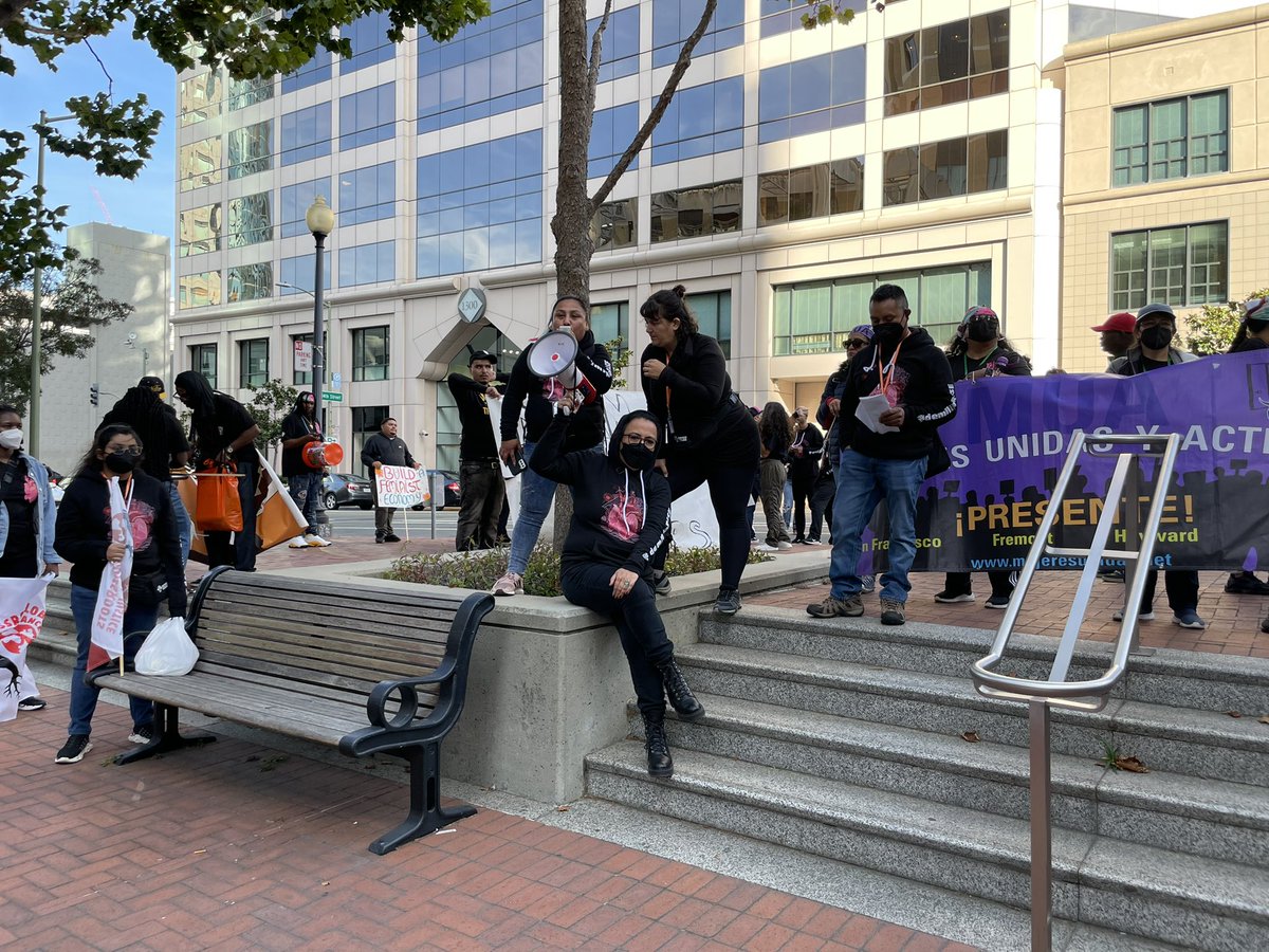 ggjalliance's tweet photo. “Unity is strength!” @MigrantJustice on the need for solidarity with the militarization of both our northern and southern borders #GGJIntoFormation #DreamBeyondBars https://t.co/etYAvDO21y