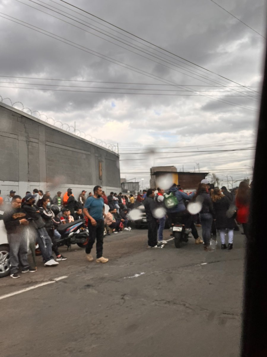 MHGenis's tweet image. Inmediaciones de la alcaldía Gustavo A. Madero cerradas por motivos desconocidos. Información en desarrollo