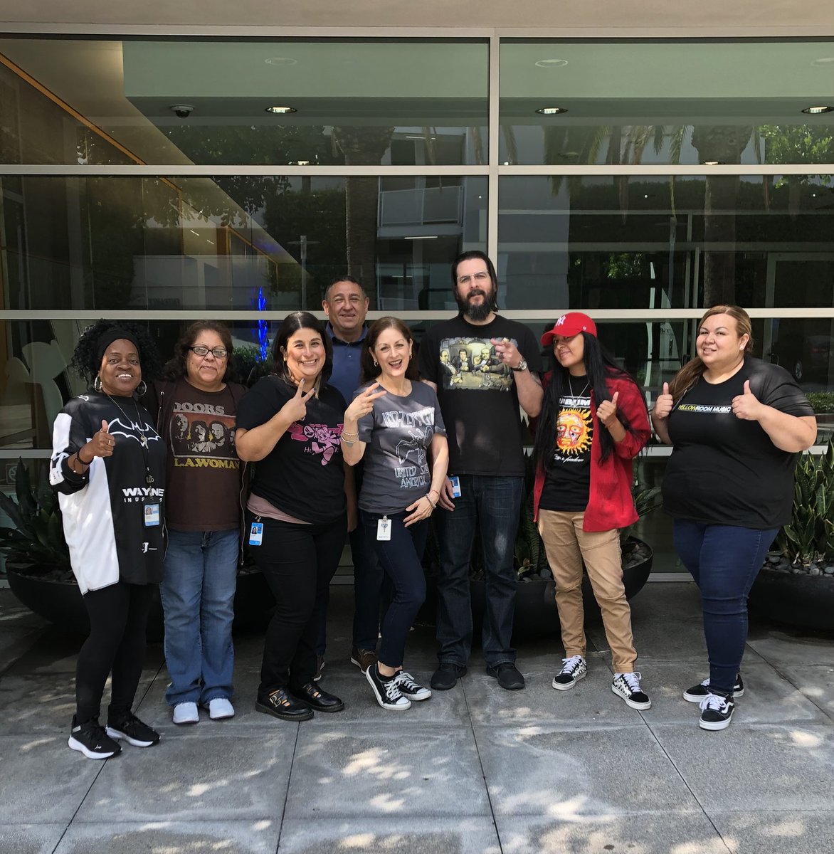 MsRegina8's tweet photo. Serve Customer First Week!! Team Regina having fun! #WeRtheNAC #LifeAtATT #SmithStarzz #SCFW2022 #SSG https://t.co/eWVtctq5Gi