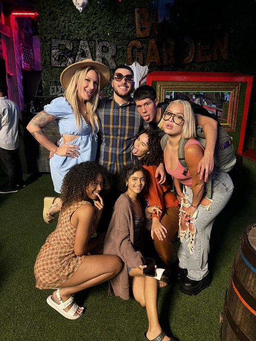 On set today with @mofosnetwork what a great bachelorette party! @skylaxsun @thedanidiaz @cyberslutmimi<a class="tags" href="/tag/mofosnetwork">@mofosnetwork</a>