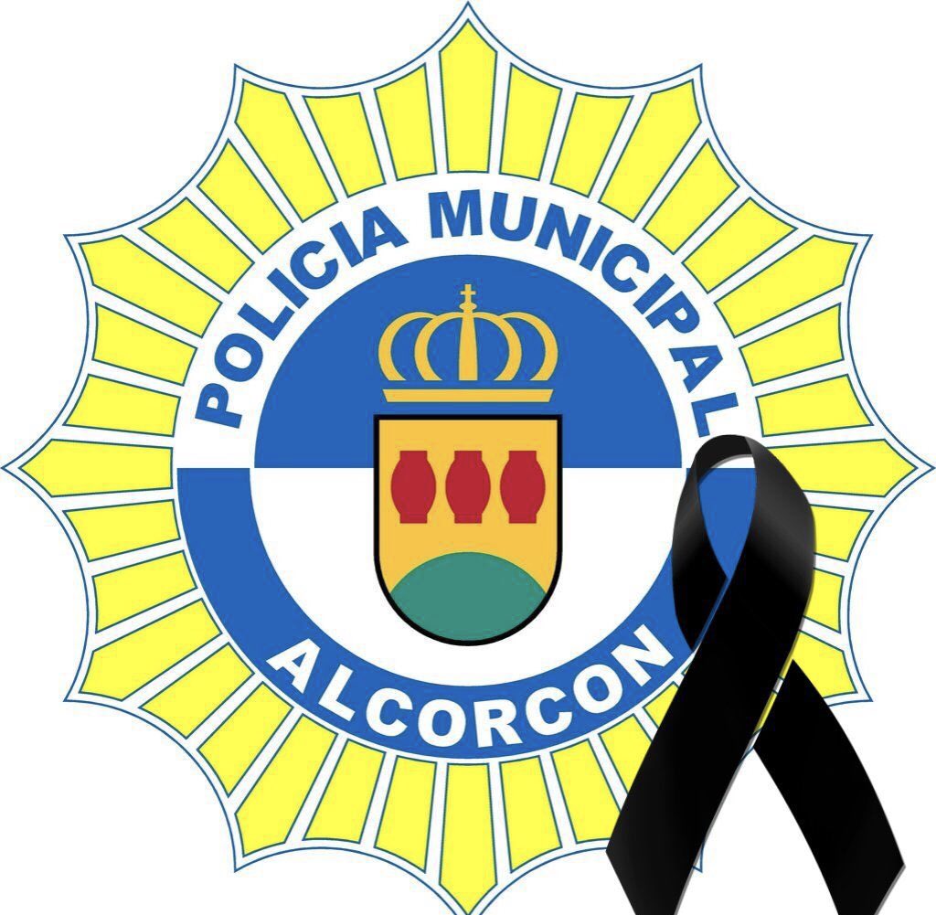 PoliciaAlcorcon's tweet photo. Hoy es un día triste; hemos hecho todo lo posible, pero lamentablemente un menor ha fallecido en el incendio en el que hemos intervenido esta tarde en paseo Miguel de Cervantes.

Mandamos nuestro más sentido pésame a familia y amigos.
DEP https://t.co/FtrXYn5cFq