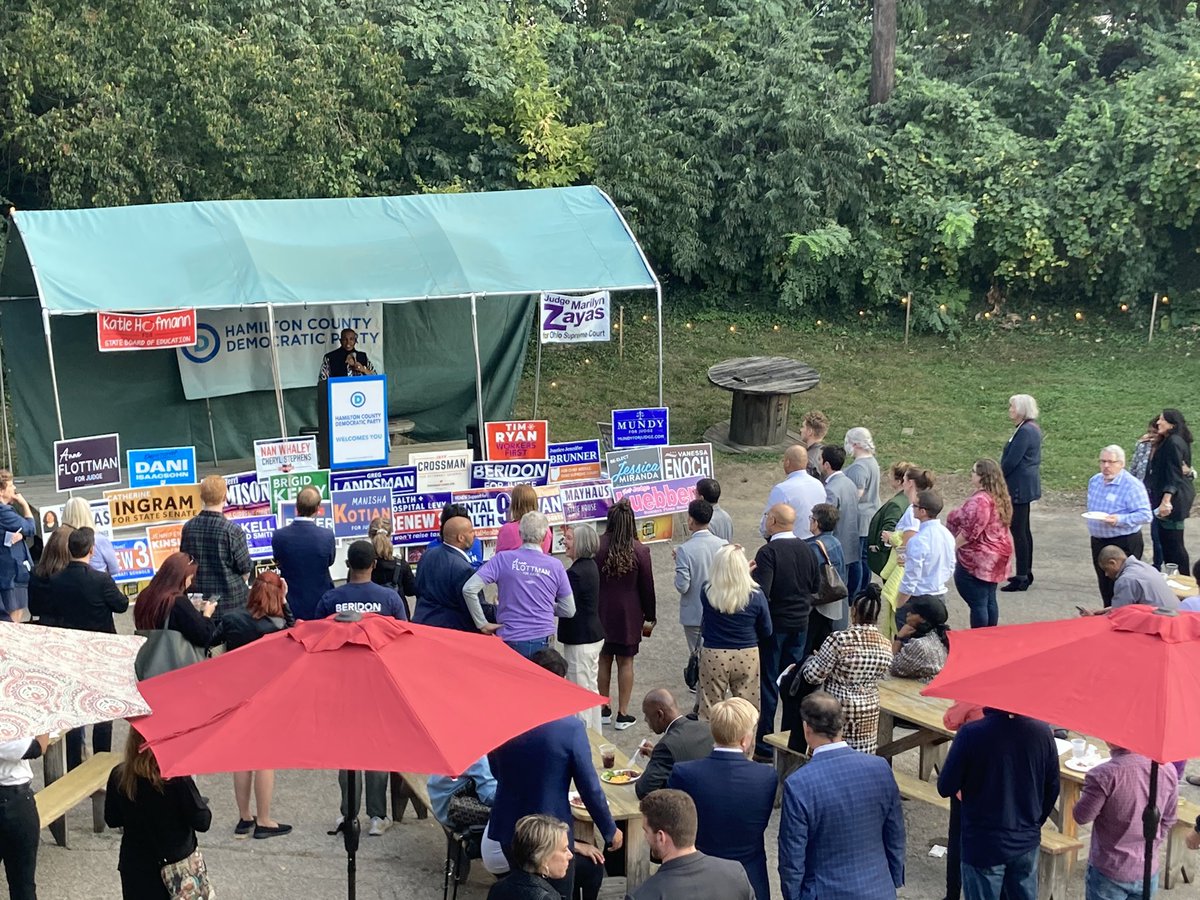 HamCountyDems's tweet photo. What an amazing evening rallying together at the Our Path to Victory Fundraiser. Thank you to all of our amazing candidiates, elected officials, campaign staff, activists, and volunteers who showed up to support our slate. The truth is, our path to victory goes through you! 💪🏼 https://t.co/AIl05nV3JD