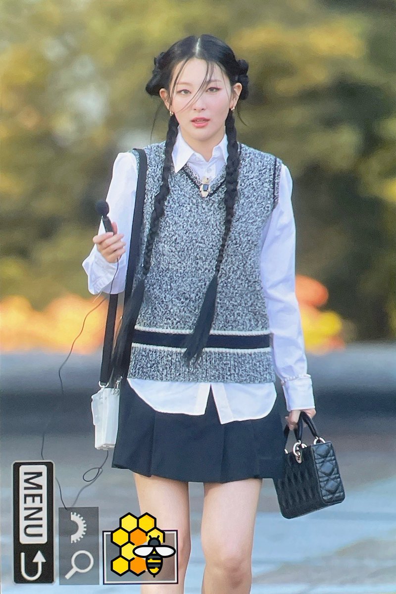 HoneyIsSweet210's tweet photo. 221007
#레드벨벳  #RedVelvet  #SEULGI   #슬기 https://t.co/nxx3RAUfYL