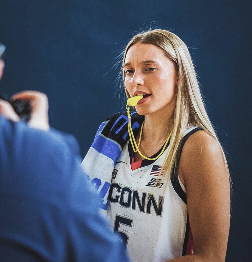 firegeno's tweet photo. Big East Coach of the Year #firepaige https://t.co/jnaCU7dVy1