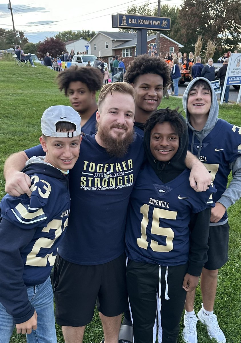 Absolutely best part of my day was seeing my former students, so proud of them and all they do! 😎😝 #BoyDoIMissThem #VikingPrideP3 #PurposePassionPride #VikingP3