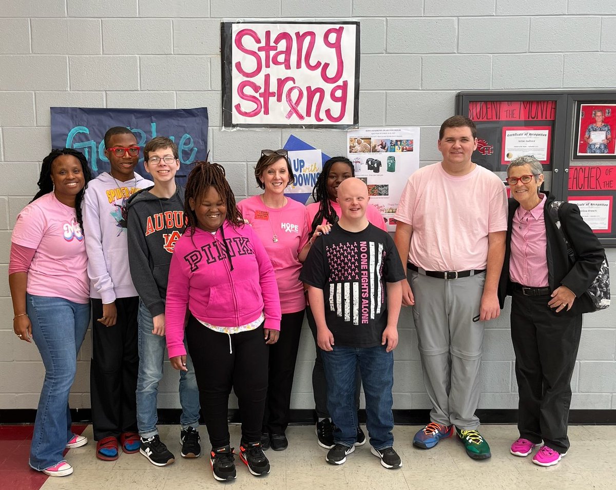ChhsMightyStang's tweet photo. Breast Cancer Awareness Month 
We were able to get a 📸 with one of our strongest survivors.  @ginnyshikle
 💗💞💕 @TweetDCS_CHHS @DCSeNews #SupportingTheFighters #BreastCancerAwareness  #AdmiringTheSurvivors #StangStrong https://t.co/CrRZ5Z3QDb