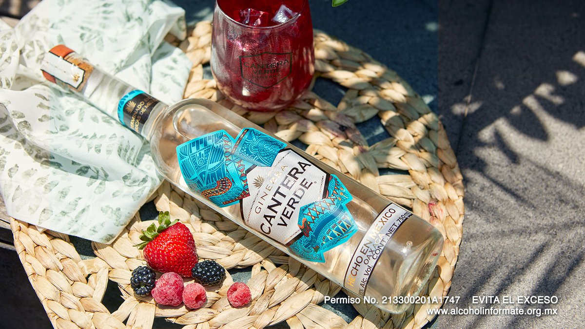 GinCanteraVerde's tweet photo. #CanteraVerde queda perfecto cualquier día y con cualquier topping 🫐🍓☀️ https://t.co/vmnBSZBIOD