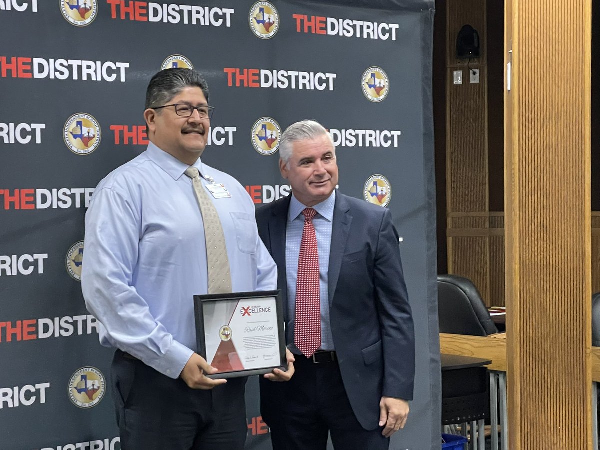 pacovey's tweet image. Congratulations to Raul Moreno for receiving a Service Excellence award. He was nominated by @YsletaPreK for going beyond in his support of them and all schools.  Truly deserving!  @YsletaISD #ServiceExcellence #YISDFSP
