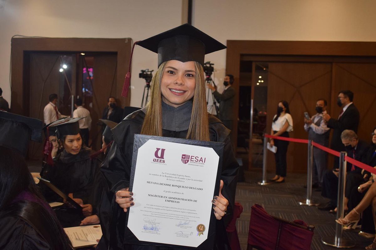 uees_online's tweet photo. Felicitaciones y muchos éxitos a los nuevos másters de nuestros programas de #PostgradoUEES modalidad online y presencial. 👏🏼🎉
#OrgullosamenteUEES #UEESGrad #EnConstanteInnovación https://t.co/GHcXbVLOIZ