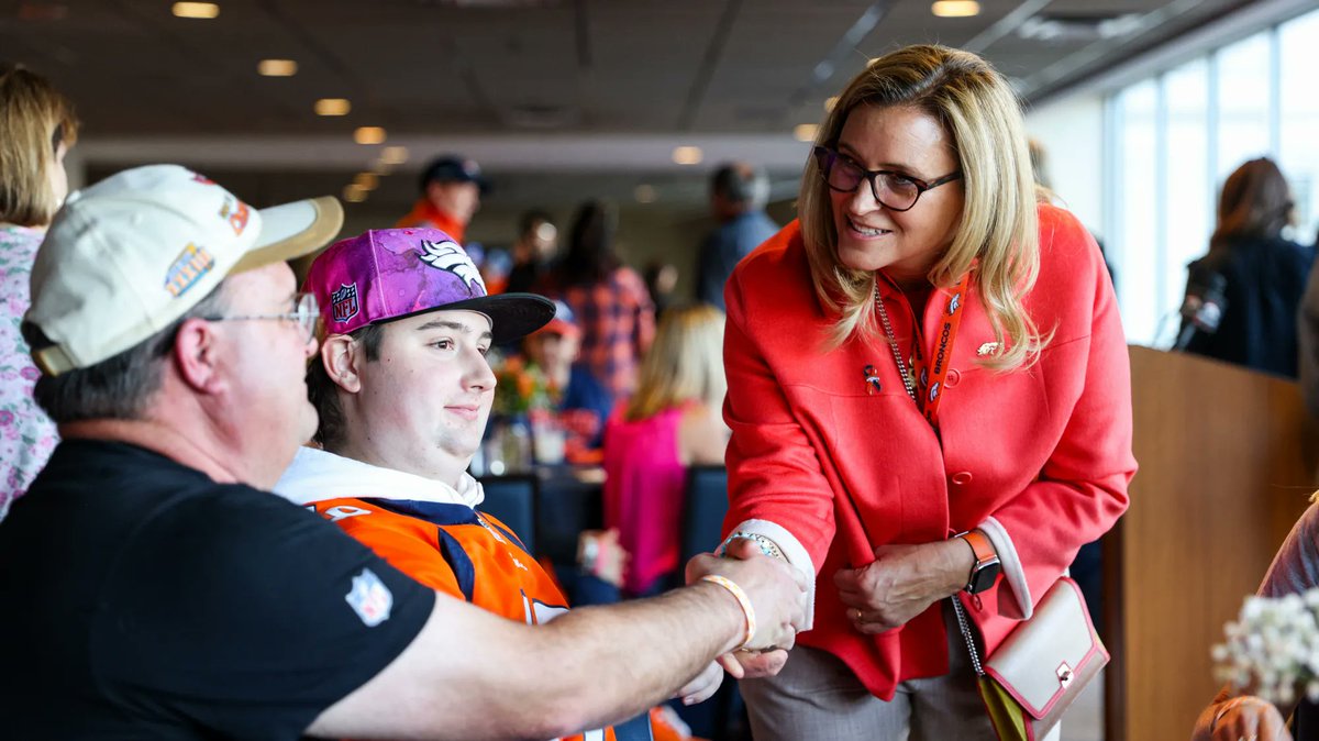 “You have all earned the title of survivor through immeasurable strength and bravery.”

Prior to #INDvsDEN, Owner Carrie Walton Penner met with cancer survivors at our #FightLikeABronco reception. 🧡