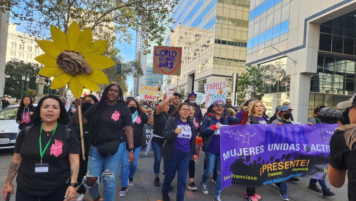 adrien4ej's tweet photo. Now: Grassroots leaders of @ggjalliance from all across the country and the world are marching in Oakland, California to demand justice for immigrants, workers, and incarcerated peoples. Everyone deserves to #DreamBeyondBars and Borders. #GGJIntoFormation https://t.co/FyHmpv6VUV
