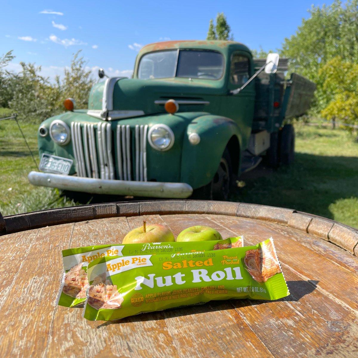 pearsonscandy's tweet image. Apple Pie Salted Nut Roll has a blend of apple, cinnamon, and caramel that is a perfect slice of Autumn. Locate a retailer near you that carries our irresistible candies at pearsonscandy.com/find-us

#ApplePie #Apples #SaltedNutRoll #AutumnFlavors #ThisIsHowIRoll #EatOneDoMore