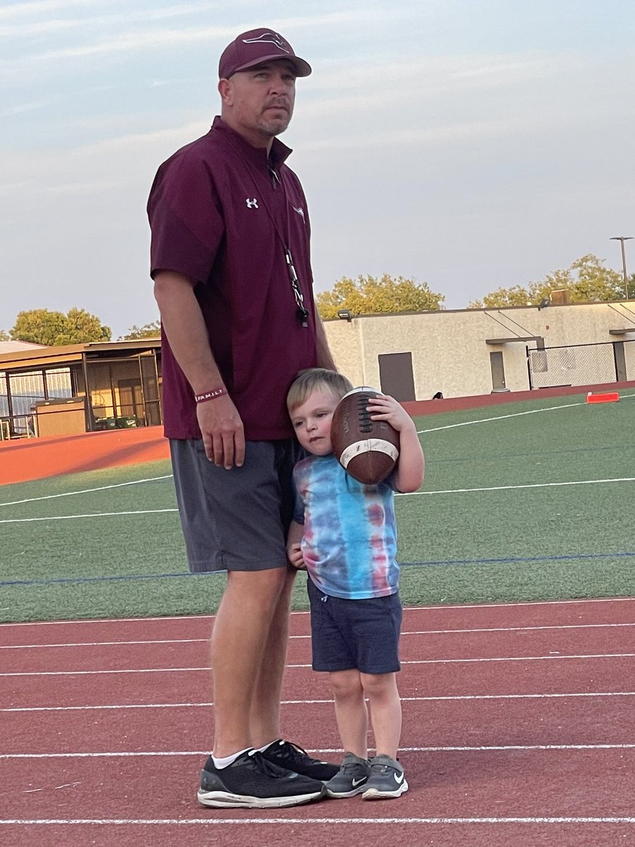 jessicamorse79's tweet photo. Shout out to this guy on National Coaches Day! Thankful to be a part of this life with you and getting to watch the impact you make in your players lives. #NationalCoachesDay #fridaynightwives #lifewithacoach #fridaynightlights @coachsadler https://t.co/G85QR2Qc6d
