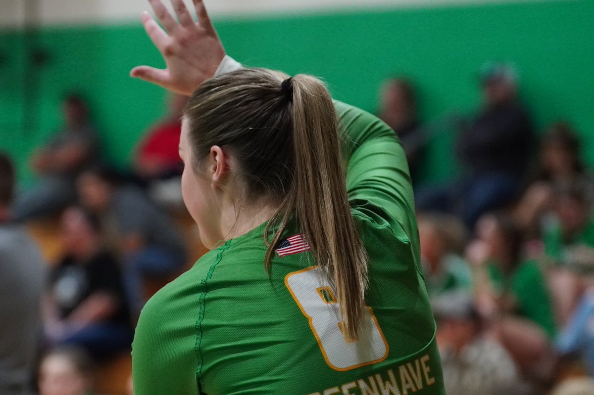 EastoftheBend's tweet image. 🚨NC ladies 

Take home first set ✅

NC: 25
U: 13

Let’s keep it going ladies!! The energy is crazy in here 😳

#eastofthebend #newarkcatholic #girlsvolleyball #sportsmedia