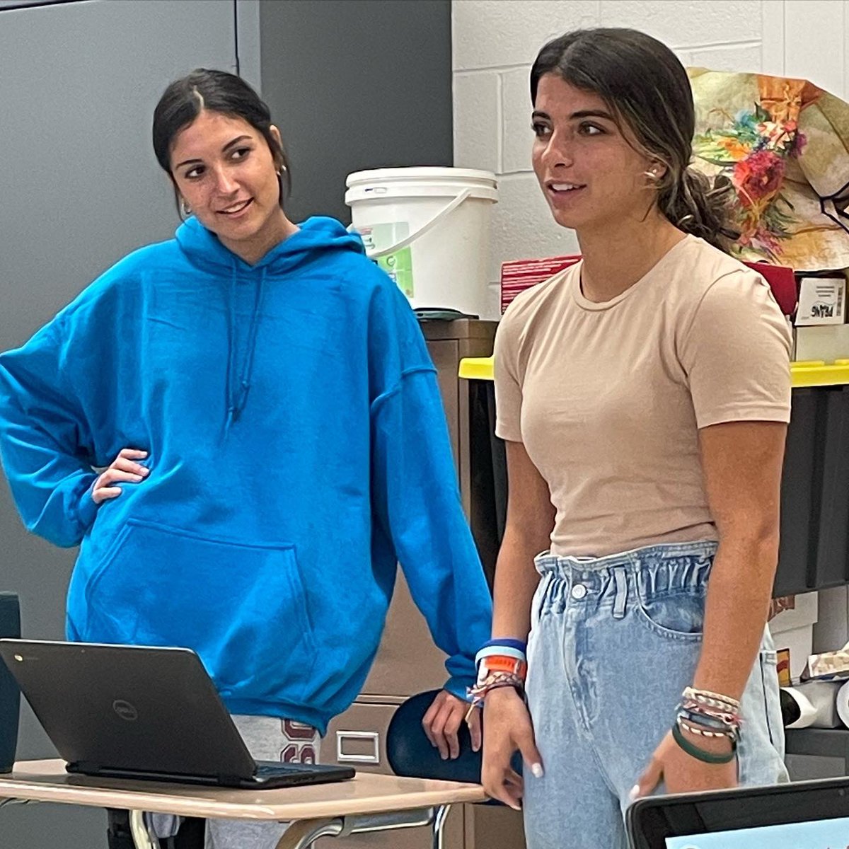 SkillsShs's tweet photo. Students took the lead today! Teaching our students about nutrition and healthy eating! #studentsteachingstudents #unifiedhealth #inclusion 🥑🍓🫐🥗 https://t.co/Ieus3FnbI3