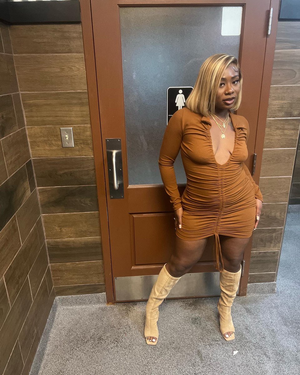 dearasofine's tweet photo. Pressure, she good for the image 😮‍💨 https://t.co/jaYyX3nyn9