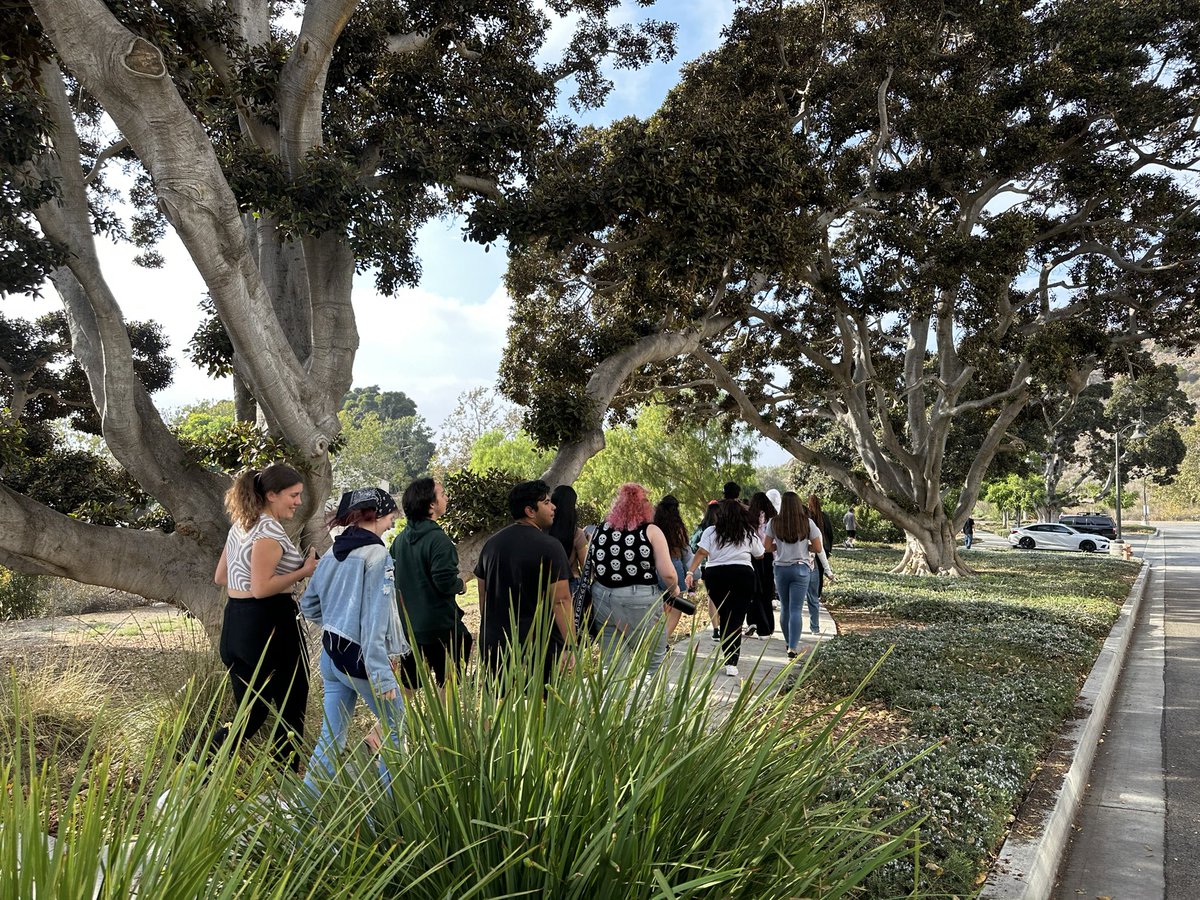 cnav6802's tweet photo. 1700 California miles traveled… 12 colleges visited and toured… 34 AVID seniors excited and ready to complete their college applications… so many unforgettable memories made! #collegebound @AVUSD @AVID4College @AVIDOpenAccess @MamaVega12 https://t.co/vFBdeGQWi2