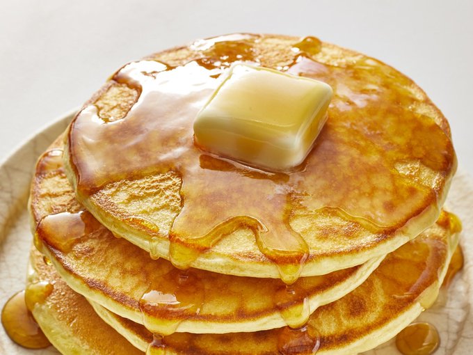 WAFFLES OR PANCAKES ?! 🤔 TELL ME YOUR CHOICE !! https://t.co/A7FSpLJTo6