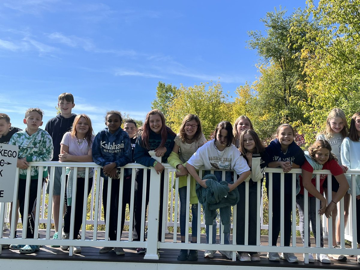 LakeDenoon's tweet photo. 6th grade Walking Club enjoying the great fall weather with a walk. #TimberwolfWay https://t.co/CJrKPjdEZF