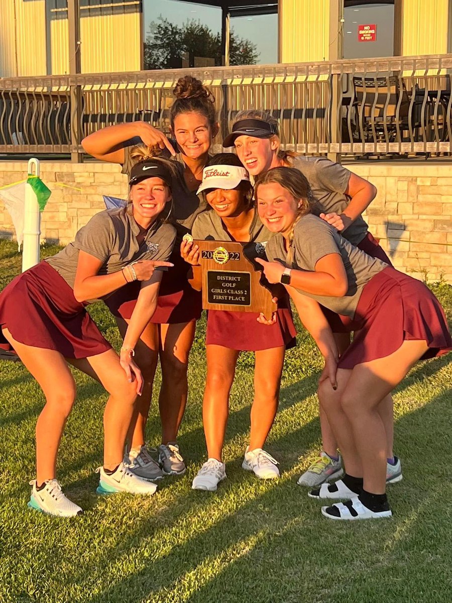 logroggolf's tweet photo. District Champions and State Bound! Congrats to March Mantala and Lily Foster on making the All-District team. https://t.co/7qk4BC7VDn