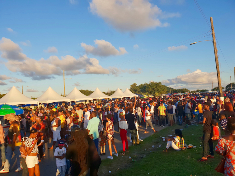 CaribbeanAndCo's tweet photo. October is #CreoleHeritageMonth in Saint Lucia, and a few years ago when I visited, I got a chance to see the activities around #JounenKweyol aka #CreoleDay which is a celebration of Creole language and culture through food, music, dancing, drumming. https://t.co/nvGAbUz9IX https://t.co/0d4ML7HtMO