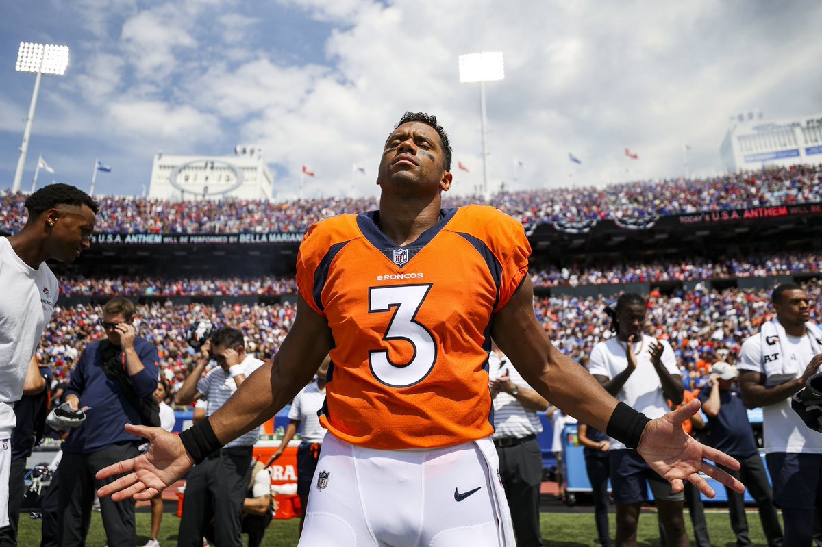 LDFFLeague's tweet photo. Please lord baby Jesus, let this man cook tonight https://t.co/myJQtJcuNS