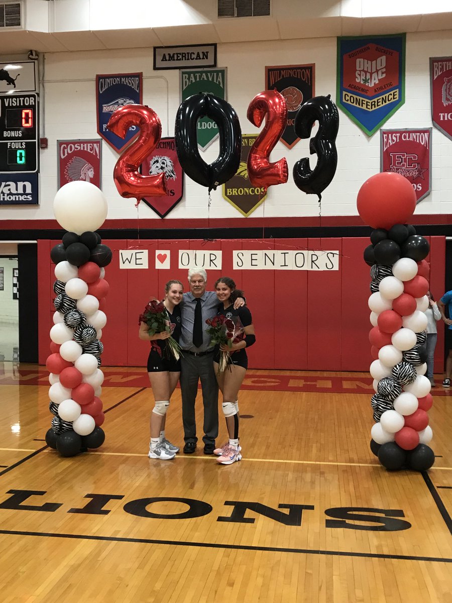 nrhsathletics's tweet photo. Special night for these two seniors, Olivia Dunning &amp; Liz Willis. Thank u and ur families for all the great memories &amp; in helping build our VB program into something pretty special! 4 years in the program we went: Fr. 0-10/4-19, So. 4-6/12-9, Jr. 8-2/20-3, Sr. 8-0/19-1. #NRPRIDE! https://t.co/CeoOAVsync