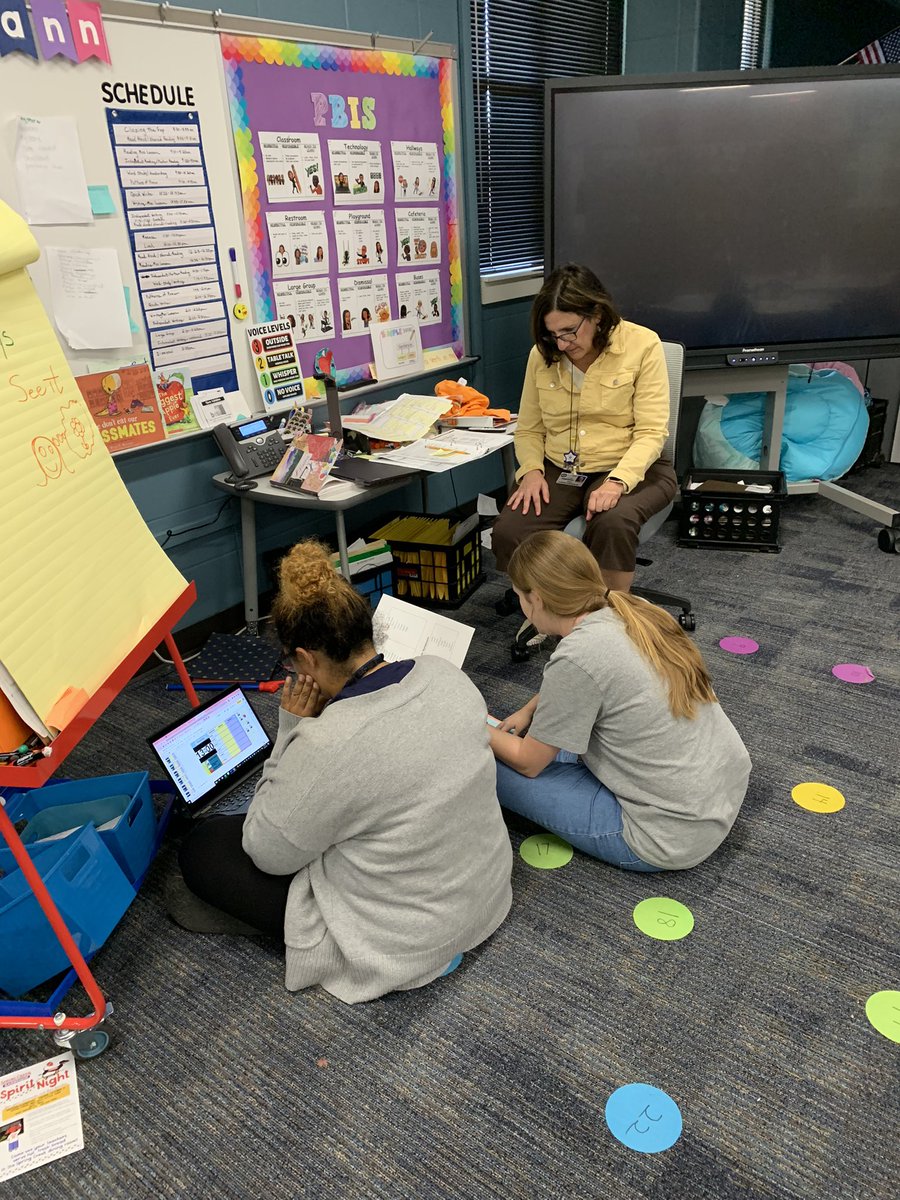 JennGallier's tweet photo. I love it when our teachers bring out the best in each other 💜 This is definitely not a job you can do without the support of your teammates ⭐️ #CFISDspirit  @SheridanCFISD https://t.co/DGdZakcx5t