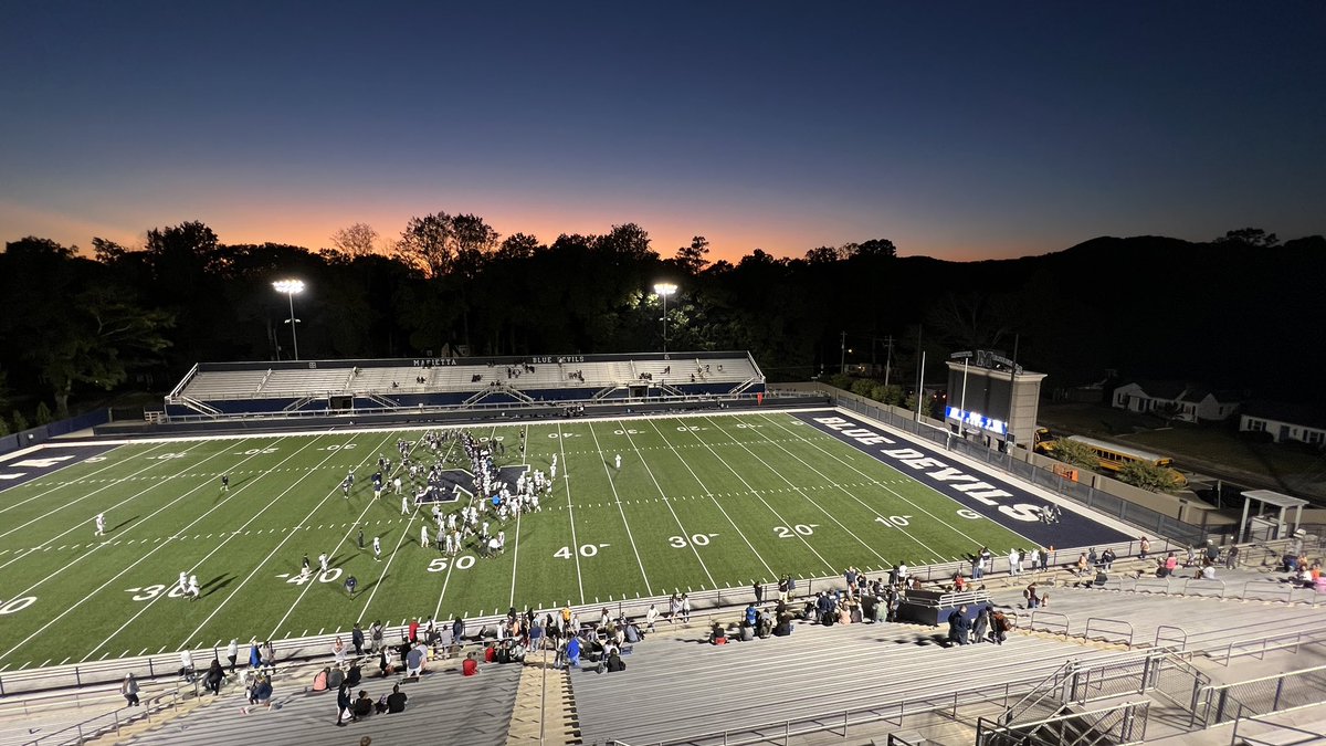 TMayerTV's tweet photo. Beautiful evening for #ThursdayNightFootball @MHSFBFAMILY hosting @KMHS_FootballGa @MariettaGAhs @KMHS_GA @MariettaCitySch #MariettaBlueDevils #MHSBlueDevils #PAGameDay #PAannouncer https://t.co/ED6T0B1IQC