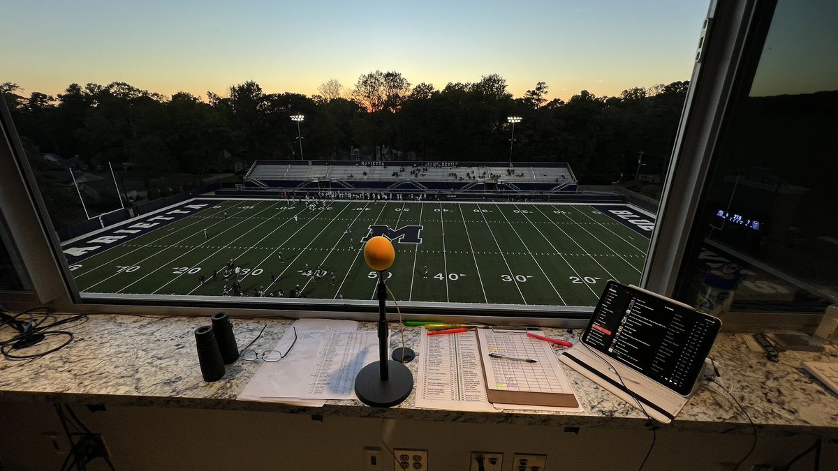 TMayerTV's tweet photo. Beautiful evening for #ThursdayNightFootball @MHSFBFAMILY hosting @KMHS_FootballGa @MariettaGAhs @KMHS_GA @MariettaCitySch #MariettaBlueDevils #MHSBlueDevils #PAGameDay #PAannouncer https://t.co/ED6T0B1IQC