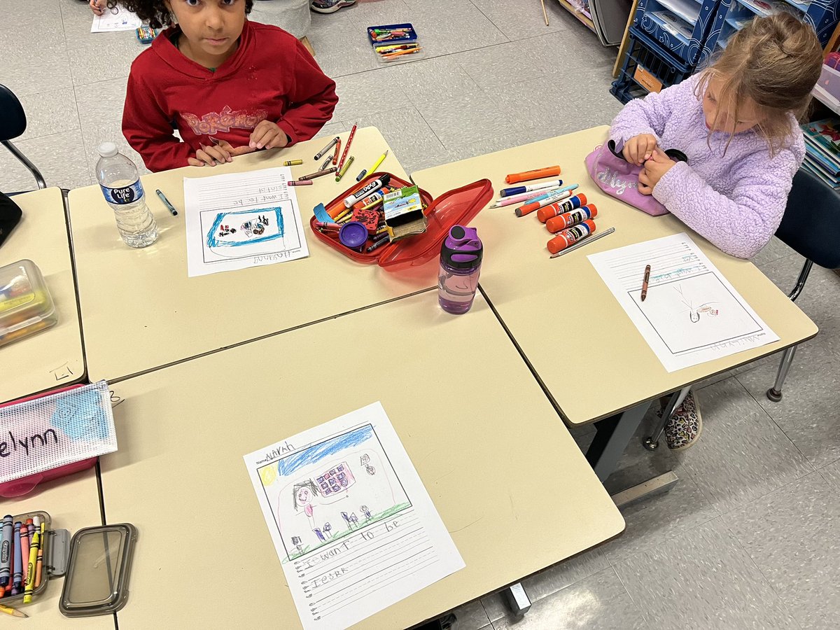AntonacciDiane's tweet photo. Blairsville Elementary School first grade students exploring careers by drawing and writing about it. @World0fWork @RVSDSuper @RVSDPanthers @MrHiggRVSD https://t.co/n5mDvTQUo5