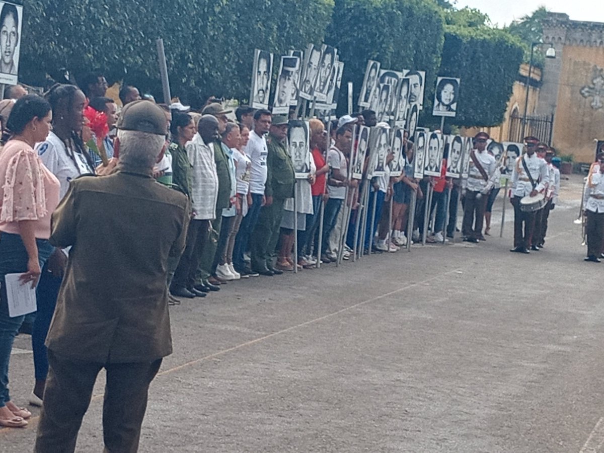 FerminIraola's tweet photo. Hoy 6 de Octubre a 46 años del Horrendo crimen de Barbados sobre un Avion de Cubana de Aviacion en pleno vuelo, el pueblo enérgico y Viril rinde tributo a sus héroes y vuelve a hacer temblar la injusticia.
#CubaViveEnSuHistoria 
#Cuba https://t.co/T9G7ZEV8Mz