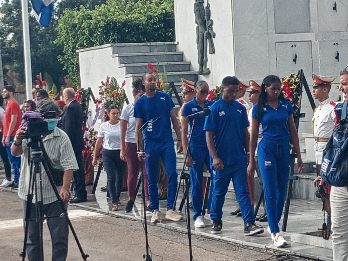 FerminIraola's tweet photo. Hoy 6 de Octubre a 46 años del Horrendo crimen de Barbados sobre un Avion de Cubana de Aviacion en pleno vuelo, el pueblo enérgico y Viril rinde tributo a sus héroes y vuelve a hacer temblar la injusticia.
#CubaViveEnSuHistoria 
#Cuba https://t.co/T9G7ZEV8Mz