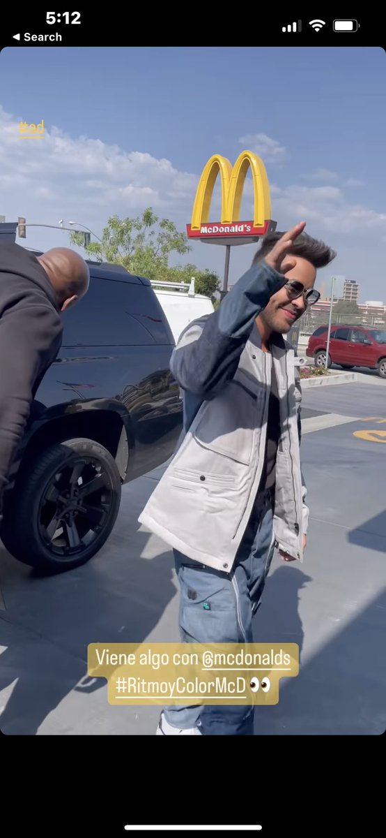 PauletteRoyce's tweet photo. Can you be my adult happy meal ?? Look at that smile 😀 #livelifesmiling @PrinceRoyce https://t.co/yCqlvCIbtY