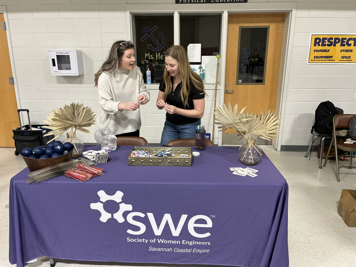 Look up A.B. Williams, say STEAM‼️
💜💛💜💛
<a href="/ABWilliamsElem1/">A.B. Williams Elementary School</a> <a href="/ReneeEv1446/">Renee Evans, Ed.D.</a> <a href="/SCCPSS/">Savannah-Chatham County Public Schools</a> <a href="/anglew5665/">Angie Lewis</a> <a href="/TaraFitz916/">Tara Cheeks</a>