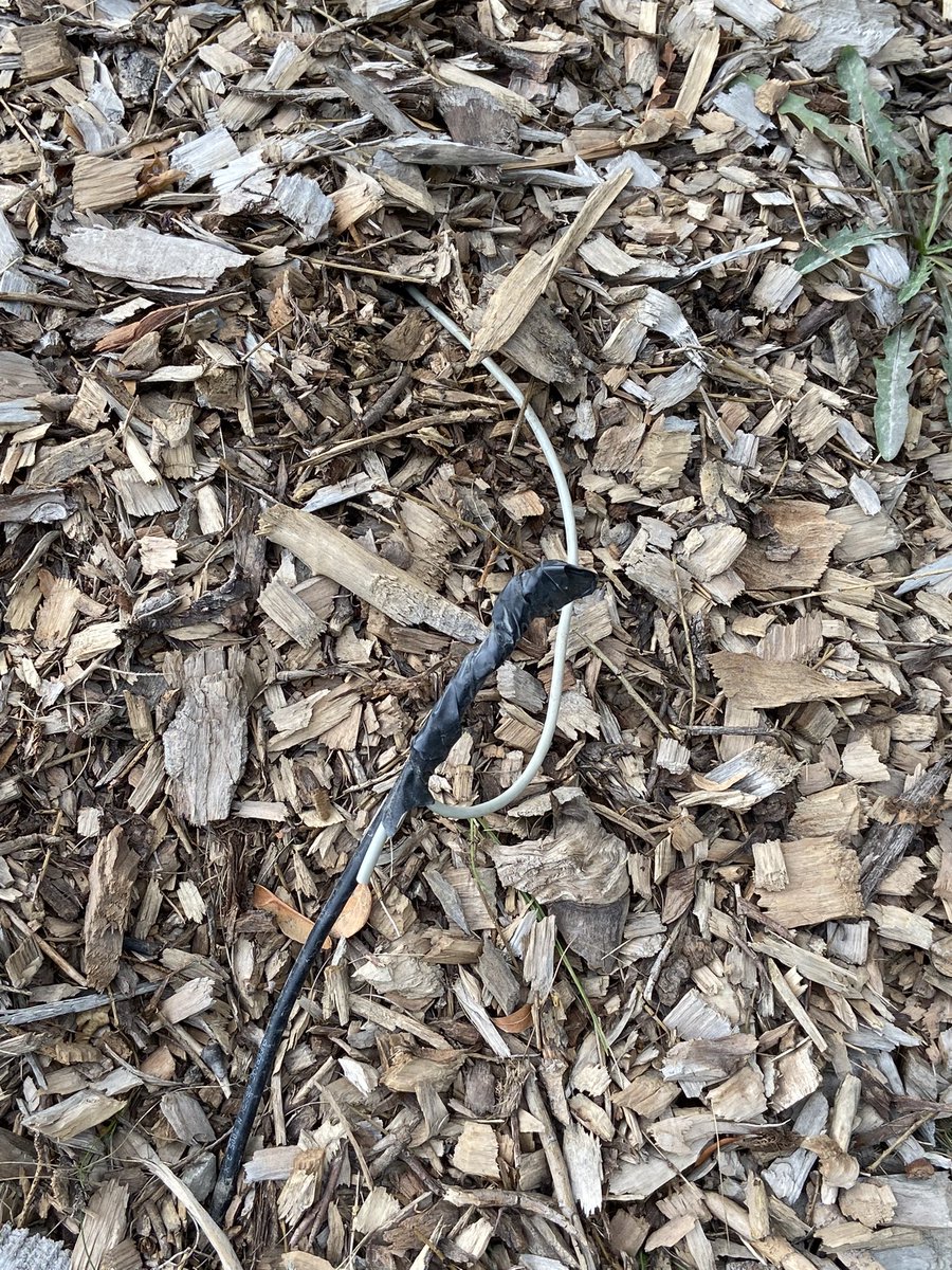 2fasst's tweet photo. @Bell Please help. For 3 years our business phone lines go dead every few months. A Bell tech found the problem today, although left saying “it’s infrastructure, nothing I can do”. Called “611”, they believe our issue is due to a wiring issue IN our building. https://t.co/Usq2XwzpQ3