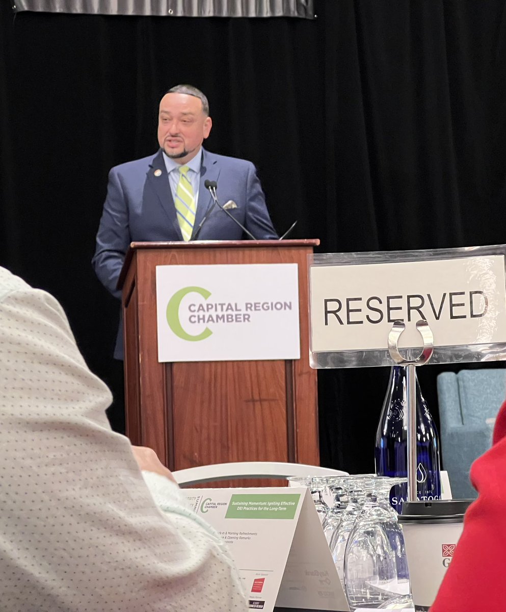 AnibalSolerJr's tweet photo. Shoutout to @capregchamber for putting on a powerful and inspiring Diversity, Equity and Inclusion Summit. Great work Jason! Schenectady was in the house! ❤️🤍💙 #SchenEQUITY #SchenectadyRising https://t.co/ZPrHv51RM5