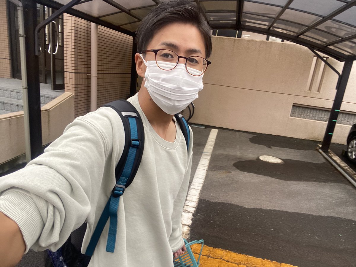 モルック大作戦の参加賞としてJOURNAL STANDARD relumeさんのオーバーサイズスウェットをいただいたので、着てみました！
優しい色合いでこの秋活躍しそう！ダボっと着るのが今風なのかな？笑
モルックする時は袖を捲ります！！
#モルック大作戦 
#relume