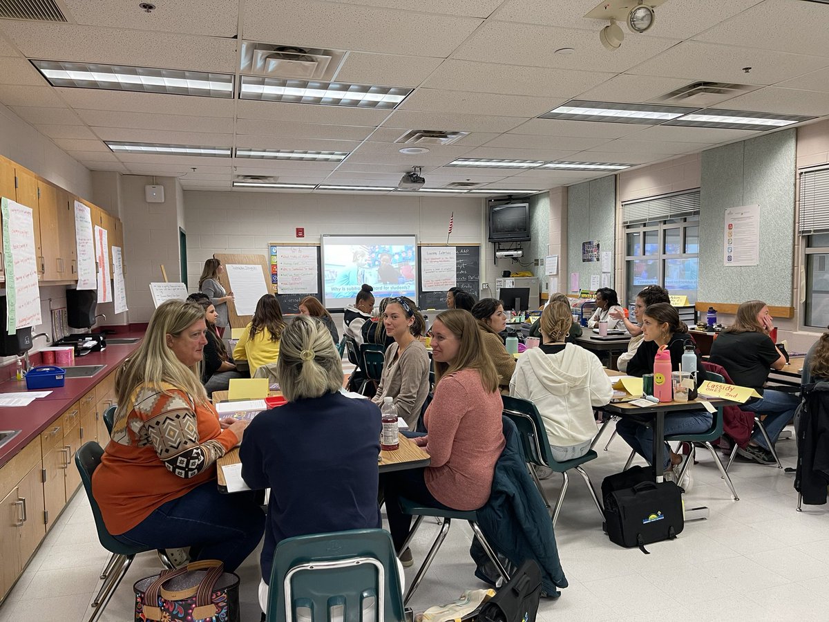 the_mrs_rz's tweet photo. @halley_es is so excited for our 2nd cohort of #AVMR learning. This group of incredible educators is lead by the amazing @ShalaOtt. @klpeerman @lkzamora14 @iteach_paula @MathematicsFcps @Region4FCPS https://t.co/8taUfN8uRj